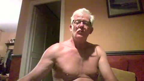 Snapshot of xmaeg3 chatting on September 9, 7:57 pm xmaeg3 online show from September 9, 7:57 pm