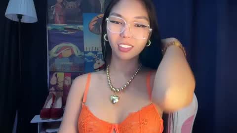 Snapshot of xmonica_cummerx chatting on December 22, 8:16 am Sweet Monica online show from December 22, 8:16 am