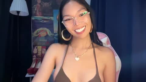 Snapshot of xmonica_cummerx chatting on February 11, 8:26 am Sweet Monica online show from February 11, 8:26 am