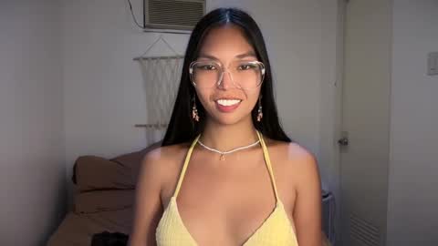 Snapshot of xmonica_cummerx chatting on February 23, 9:00 am Sweet Monica online show from February 23, 9:00 am