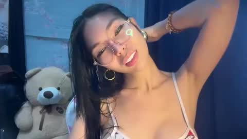 Snapshot of xmonica_cummerx chatting on September 13, 8:36 am Sweet Monica online show from September 13, 8:36 am