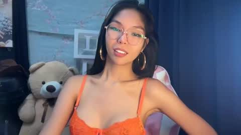 Snapshot of xmonica_cummerx chatting on September 17, 8:38 am Sweet Monica online show from September 17, 8:38 am