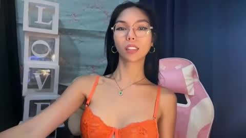 Snapshot of xmonica_cummerx chatting on October 27, 9:13 am Sweet Monica online show from October 27, 9:13 am