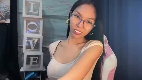 Snapshot of xmonica_cummerx chatting on November 1, 9:11 am Sweet Monica online show from November 1, 9:11 am