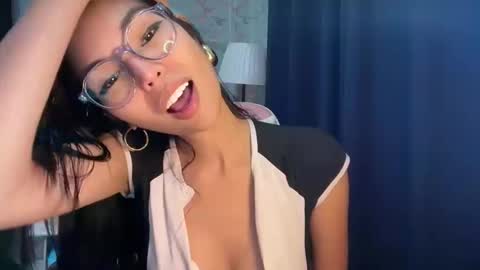 Snapshot of xmonica_cummerx chatting on November 3, 8:59 am Sweet Monica online show from November 3, 8:59 am
