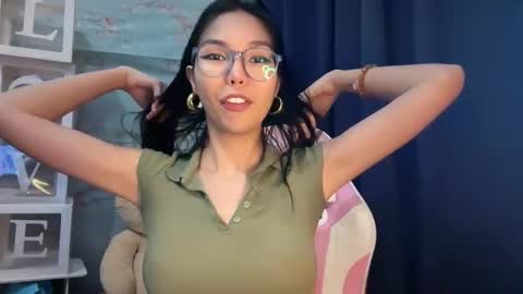 Snapshot of xmonica_cummerx chatting on November 4, 9:08 am Sweet Monica online show from November 4, 9:08 am