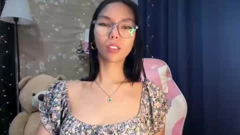 Snapshot of xmonica_cummerx chatting on December 1, 9:25 am Sweet Monica online show from December 1, 9:25 am