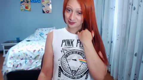 Snapshot of xnathashax1 chatting on December 5, 9:17 pm luciana online show from December 5, 9:17 pm