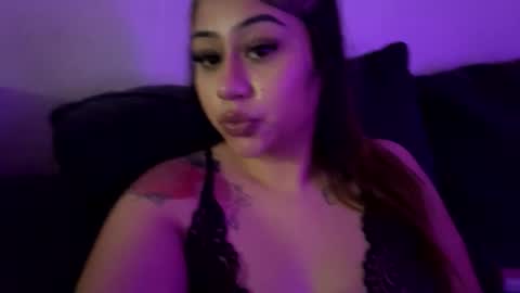 Snapshot of xoxoalizehibaby chatting on November 19, 12:05 pm xoxoalizehibaby online show from November 19, 12:05 pm