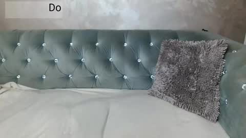 Snapshot of xqueencarox chatting on November 1, 1:51 am xqueencarox online show from November 1, 1:51 am