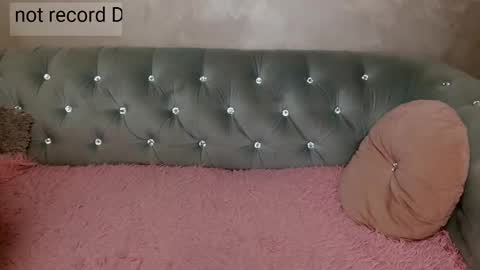 Snapshot of xqueencarox chatting on November 11, 1:05 am xqueencarox online show from November 11, 1:05 am