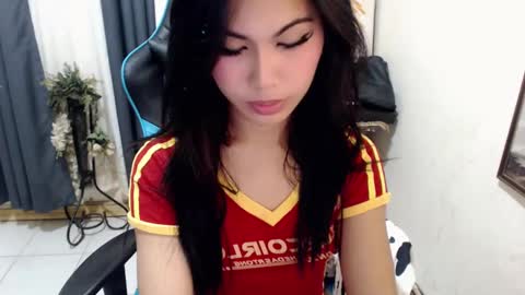 Snapshot of xseductive_airax chatting on December 7, 8:49 pm aira online show from December 7, 8:49 pm