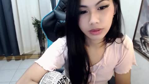 Snapshot of xseductive_airax chatting on December 27, 8:18 pm aira online show from December 27, 8:18 pm