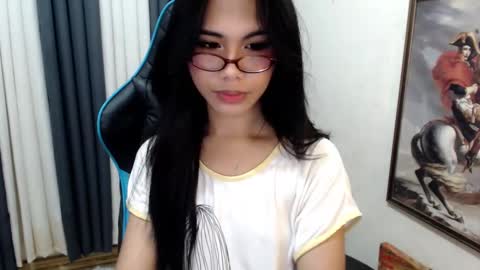 Snapshot of xseductive_airax chatting on January 24, 11:23 pm aira online show from January 24, 11:23 pm