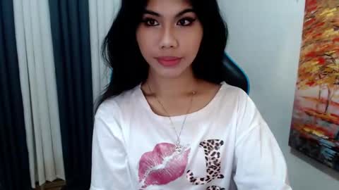 Snapshot of xseductive_airax chatting on January 27, 2:31 am aira online show from January 27, 2:31 am