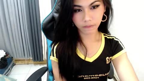 Snapshot of xseductive_airax chatting on February 5, 8:25 pm aira online show from February 5, 8:25 pm