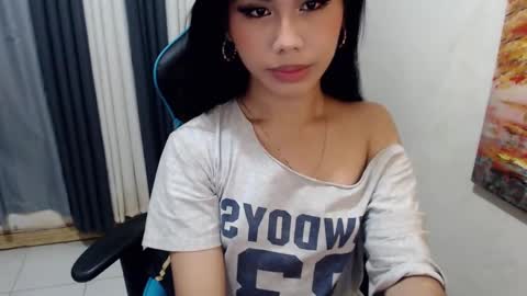 Snapshot of xseductive_airax chatting on February 17, 5:21 pm aira online show from February 17, 5:21 pm