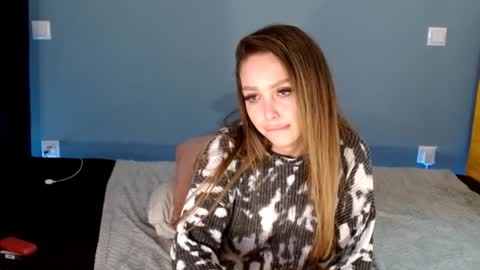 AnnaMaee online show from December 15, 6:40 am