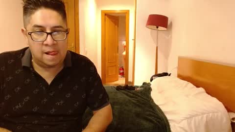 thiagoeva online show from March 8, 11:18 pm