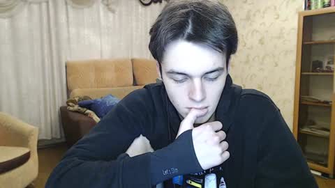 traqqq online show from December 10, 8:27 pm