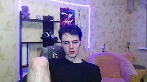 traqqq online show from January 24, 10:19 pm