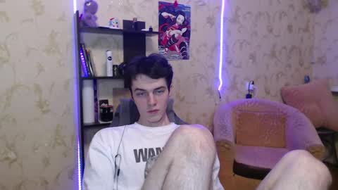 traqqq online show from March 5, 8:00 pm