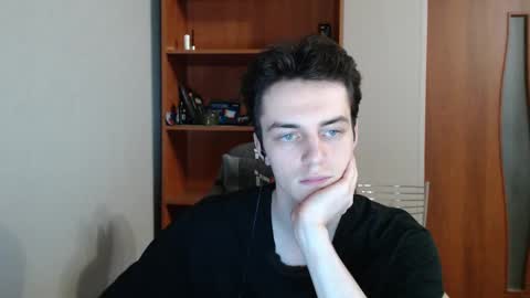 traqqq online show from September 23, 8:45 pm