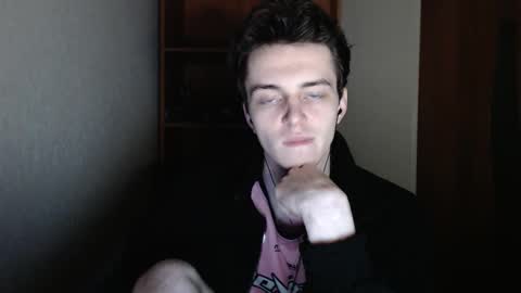 traqqq online show from October 8, 9:45 pm