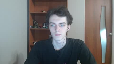 traqqq online show from December 1, 8:36 pm