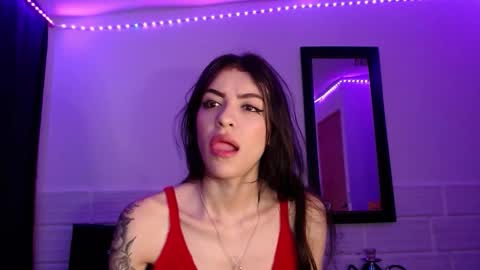 Snapshot of xx_johnson_xx chatting on November 11, 2:55 am VALE online show from November 11, 2:55 am