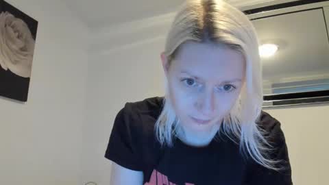 Snapshot of xxkimber_bentonxx chatting on January 5, 3:34 pm Next online Monday to Friday 10am till 2pm UK time online show from January 5, 3:34 pm