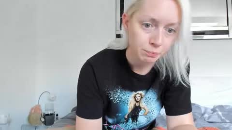 Snapshot of xxkimber_bentonxx chatting on October 21, 2:51 pm Next online Monday to Friday 10am till 2pm UK time online show from October 21, 2:51 pm
