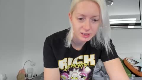 Snapshot of xxkimber_bentonxx chatting on October 25, 8:55 am Next online Monday to Friday 10am till 2pm UK time online show from October 25, 8:55 am