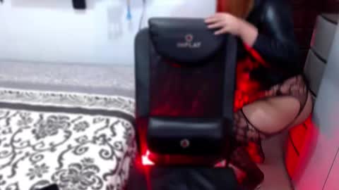 APRIL online show from October 1, 4:02 pm