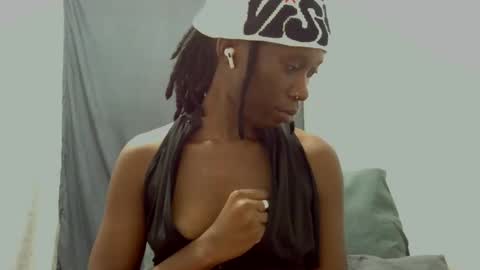 xxsexytalia28 online show from February 13, 10:00 pm