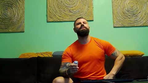 Xtream Leonard online show from November 25, 10:15 am