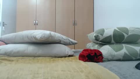 Ayanda online show from February 11, 12:05 pm