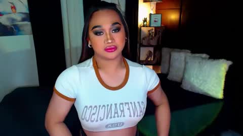 OLIVIA online show from December 20, 2:38 pm