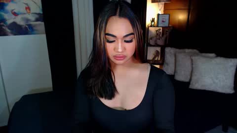 OLIVIA online show from December 22, 3:44 pm