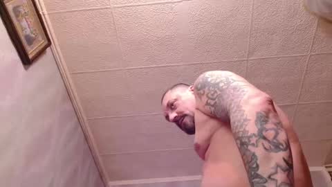 Snapshot of xxxkinkycpl chatting on January 4, 12:59 pm isa and gonzo online show from January 4, 12:59 pm