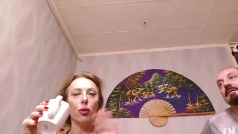 Snapshot of xxxkinkycpl chatting on March 1, 12:01 pm isa and gonzo online show from March 1, 12:01 pm