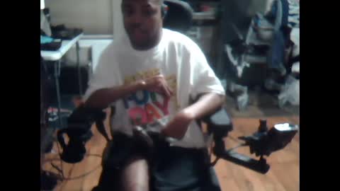 xxxonwheelz online show from October 4, 1:25 am