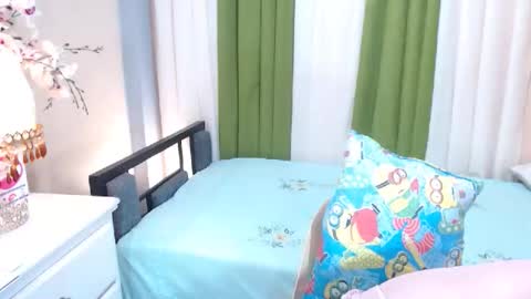 Snapshot of xxxxarabellaxxxx chatting on September 18, 12:01 am ARA online show from September 18, 12:01 am