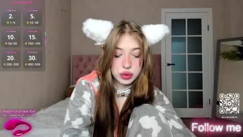 Lina online show from September 30, 10:09 am