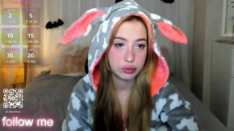 Lina online show from November 1, 9:11 am