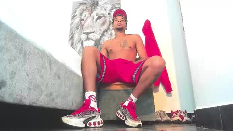 Sr. Y0ung Master online show from November 26, 2:01 am