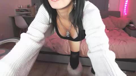 Yami online show from September 12, 9:15 pm