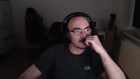 YamilLamal online show from November 3, 11:15 pm