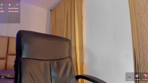 Naomi online show from October 2, 8:05 pm