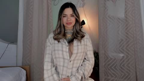 YANDRA CELIS online show from December 20, 5:57 am